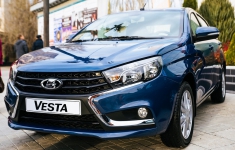   LADA Vesta   ""