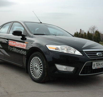 Ford Mondeo.  -